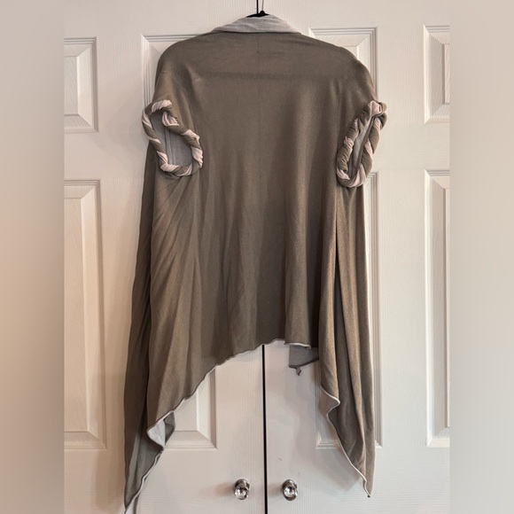 Alice + Olivia Two-Tone - Picture 4 of 8